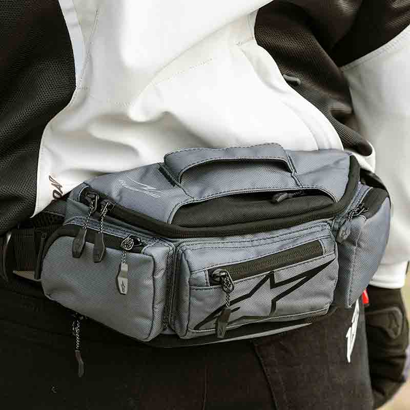 アルパインスターズ×ラフアンドロードの限定コラボ商品が登場！ ジャケットからシューズまで4アイテムを展開 記事3