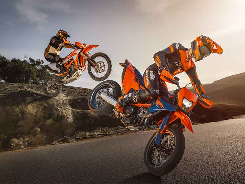 690 SMC R/690 ENDURO R 記事1