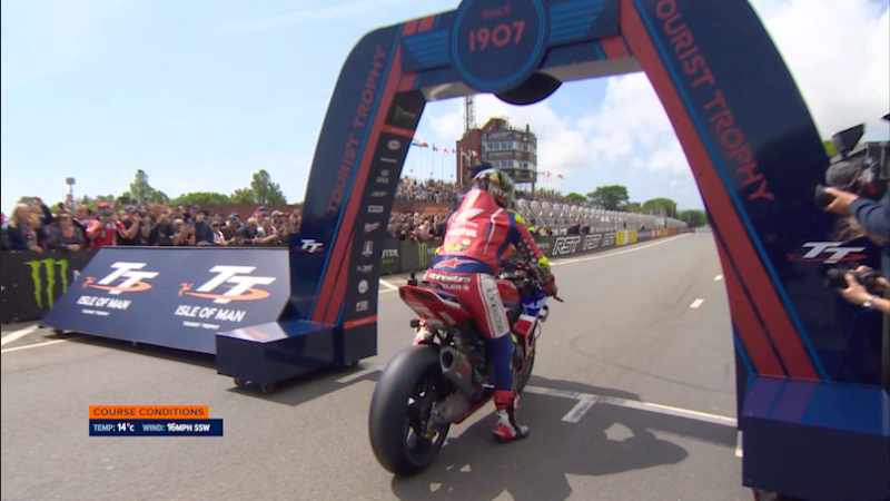 マイケル・ダンロップが史上最多33勝を記録「マン島TTレース2025」DVD／ブルーレイがウィック・ビジュアル・ビューロウから発売！ 記事2