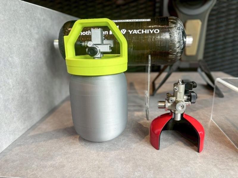 【広島発】3⼈乗り電動バイク「EQV-PICNIC」が⽔素で進化。　