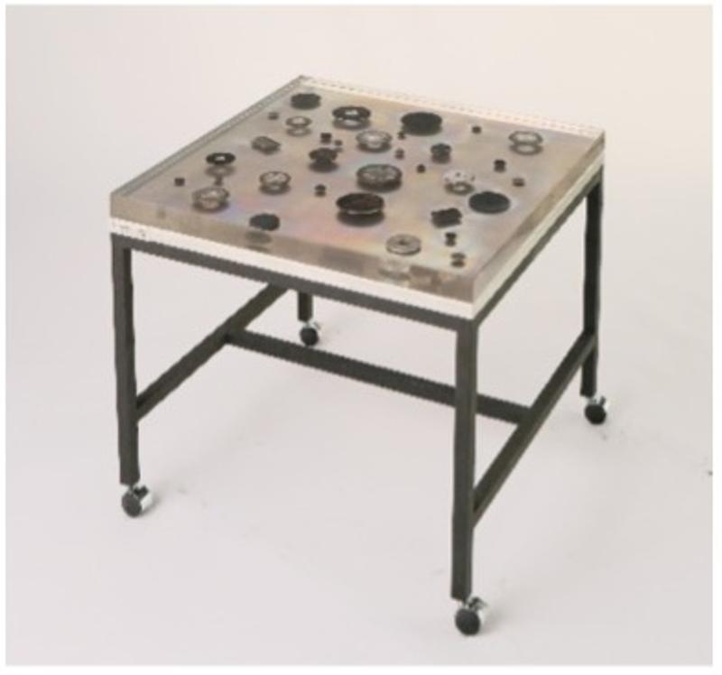 船場とヤマハ発動機がバイク部品を使ったファニチャーを共創