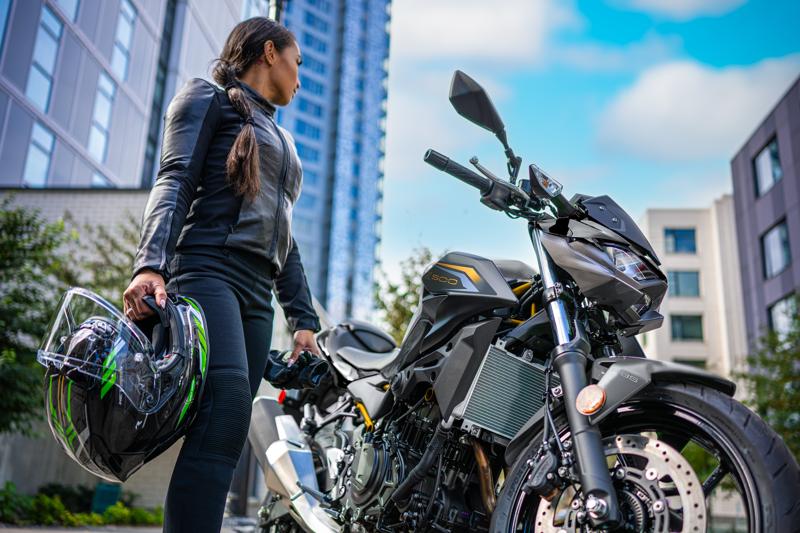 カワサキから「Z500」が日本に初登場！パワフルさと扱いやすさを両立した新世代スーパーネイキッドが2026年2月28日に発売