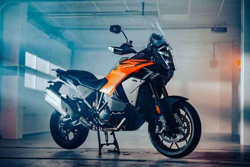 【KTM】新型「1390 SUPER ADVENTURE S EVO」を4月発売！ ストップ＆ゴー機能搭載 記事1