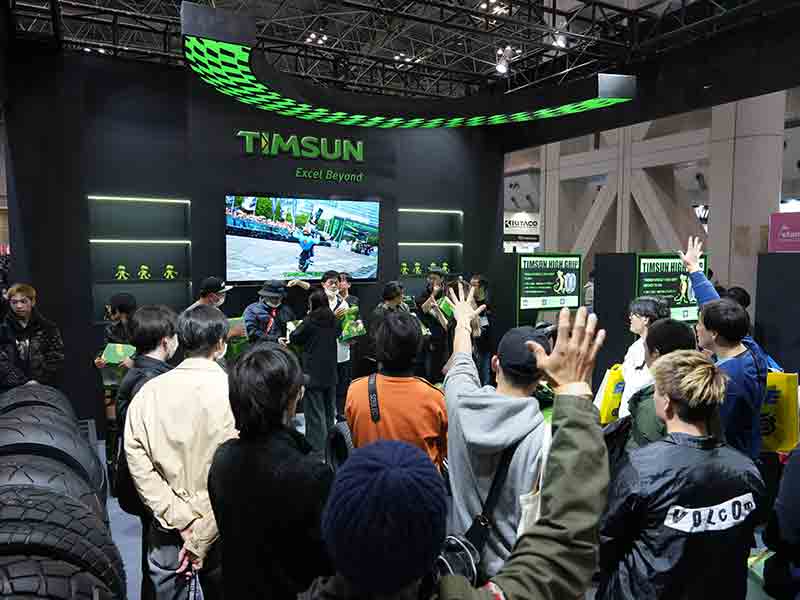 エヴァコラボインカムや人気スマートモニターも登場！ カスタムジャパンが東京モーターサイクルショー2026に3ブランドを出展 メイン