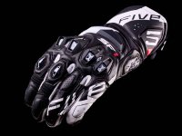 名作の系譜を受け継ぐハイパフォーマンスショートモデル、FIVE「SF1 EVO」グローブが岡田商事から登場！ メイン