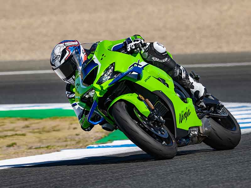 【カワサキ】新型「Ninja ZX-10R／Ninja ZX-10RR」発表　大型ウイングレット採用で走行性能向上 記事3