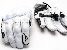 クシタニの2026春夏ツーリンググローブは全7モデル展開、46worksコラボモデルが新登場 メイン