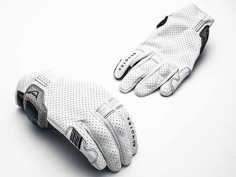 クシタニの2026春夏ツーリンググローブは全7モデル展開、46worksコラボモデルが新登場 記事14