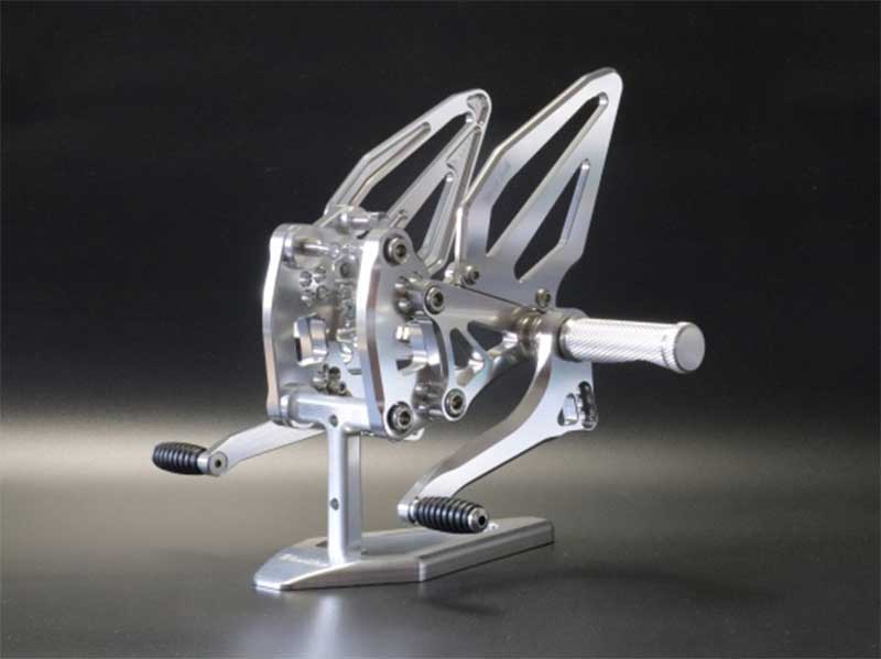 ウッドストックの「バックステップキット」が Ninja1100SX/SXSE・Z1100/Z1100SE の2026年モデルに適合 記事1