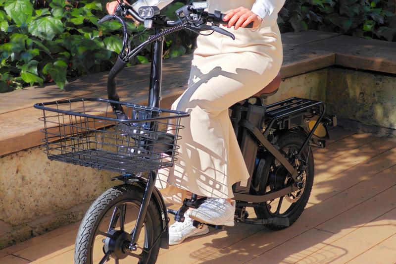 免許不要のママチャリ型「こがない自転車」MOPERO