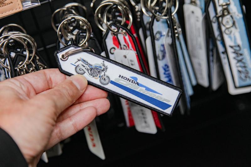 【Honda公式ライセンス認定グッズ】「CB1000F」ピンバッジが発売開始