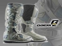 ガエルネのオフロードブーツ・ファストバック エンデューロソールに新色「トゥループ」が登場！ メイン