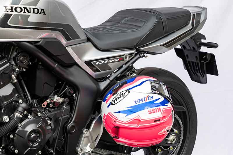 キジマから CB1000F用「ヘルメットロック／アシストグリップ」が発売！ 記事3