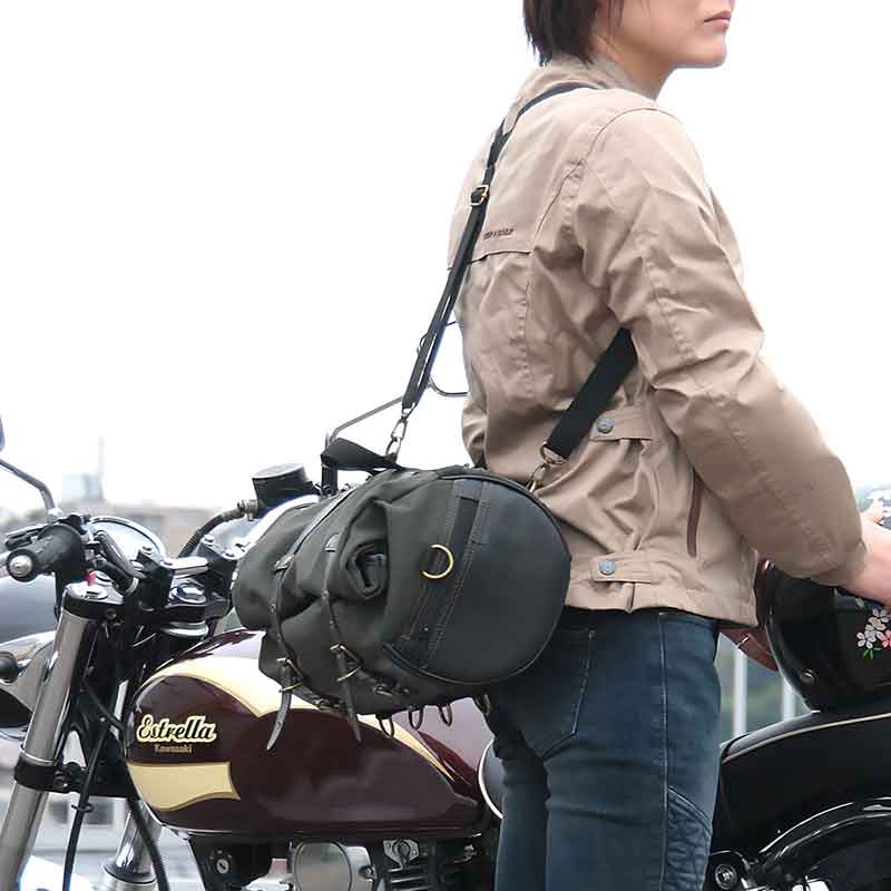 ラフアンドロードから「HBシートバッグ」発売、容量12Lのロール式で日帰りツーリングに最適 記事2