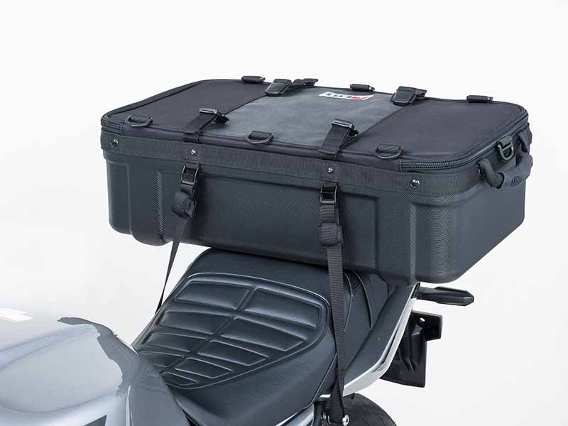 キャンプツーリングの積載・林道走行の備えに！ タナックスから「キャンピングシェルベース PF」＆熊対策ツール「モトベル」が登場 記事1