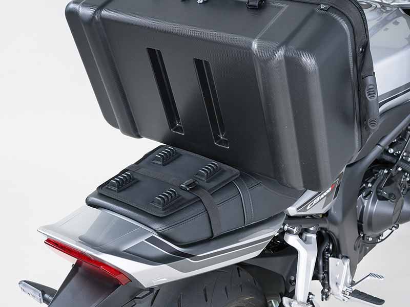 キャンプツーリングの積載・林道走行の備えに！ タナックスから「キャンピングシェルベース PF」＆熊対策ツール「モトベル」が登場 記事4