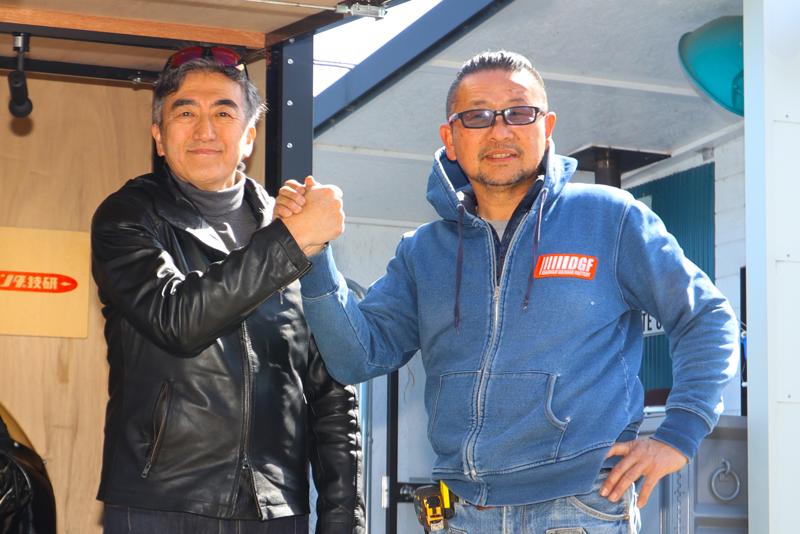 【名古屋モーターサイクルショー実物初公開】駐車場1台分で“夢の6輪生活”を叶える！極小バイクガレージ「マイクロガレージ」登場。バイクを諦める悩みは、今日で終わり。