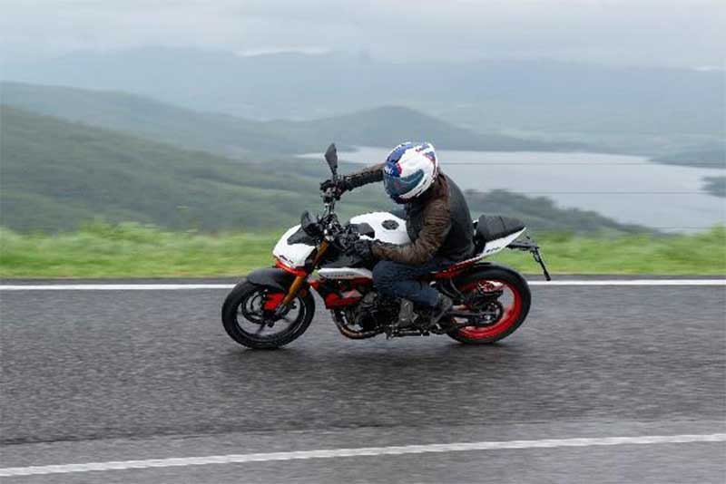 【ファンティック】新型ストリートスポーツ「ステルス500」日本導入へ、モータリストが先行試乗レポートを公開 記事6