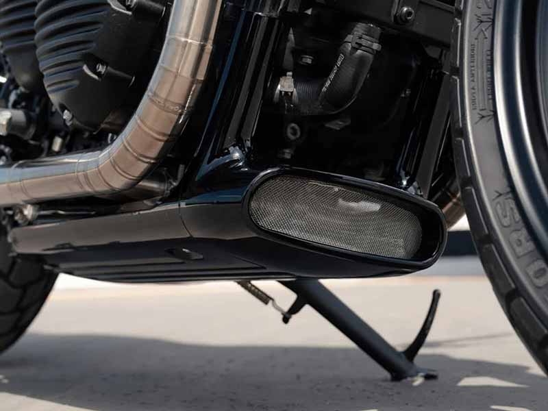 MOTONE CUSTOMS のトライアンフ ボンネビル用「アンダースタイリング