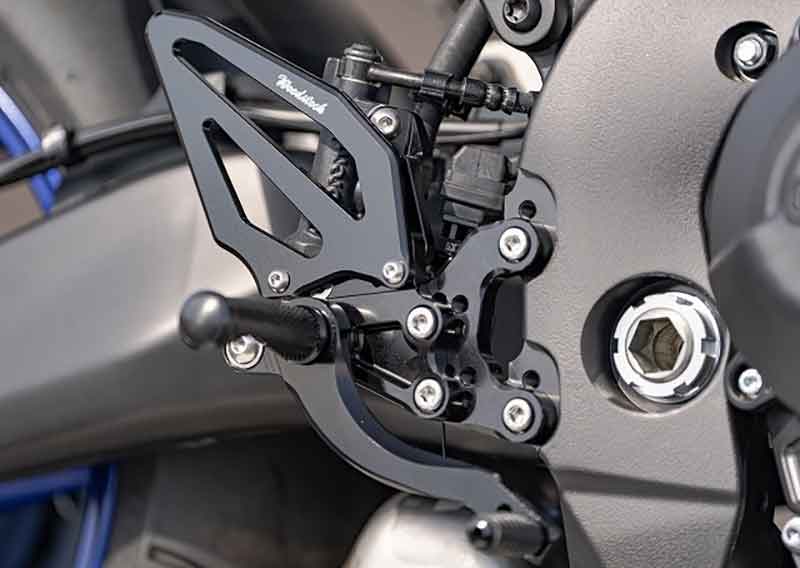 ウッドストックからYZF-R9（2025-）用「バックステップキット／レーシングスタンドフック」が発売！ 記事2