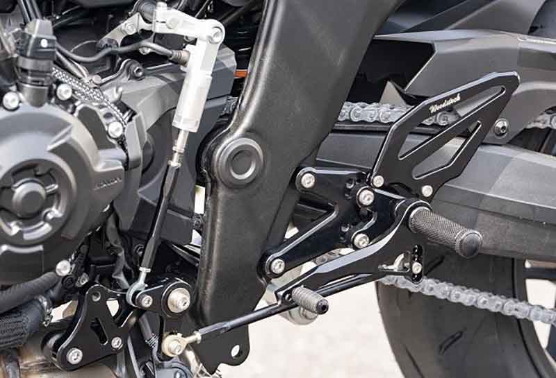 ウッドストックから CB1000F用「バックステップキット/逆チェンジキット」が発売! 記事2