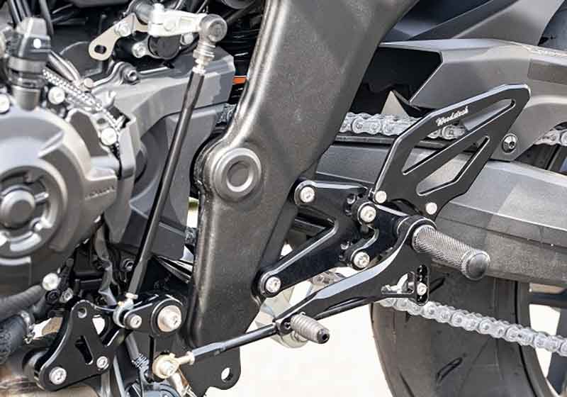 ウッドストックから CB1000F用「バックステップキット/逆チェンジキット」が発売! 記事3