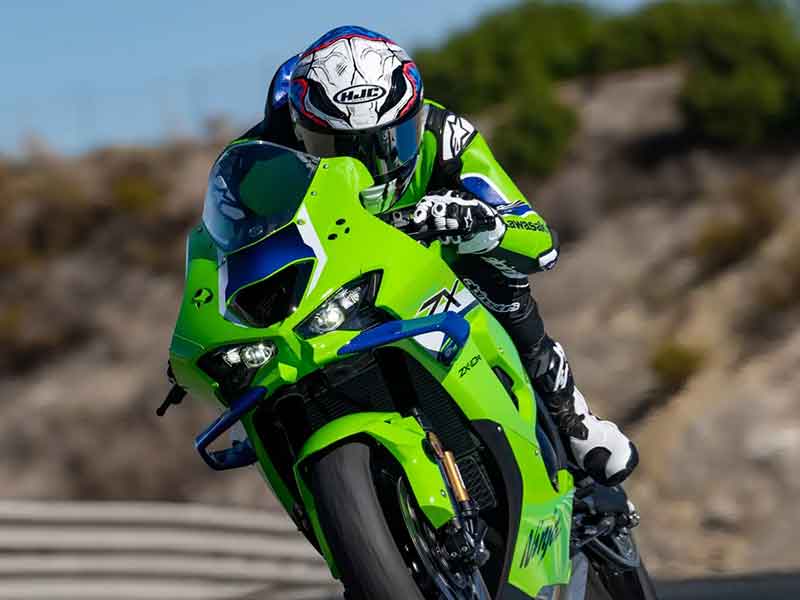【カワサキ】スーパースポーツ「Ninja ZX-10R／ZX-10RR」を発売！ 大型ウイングレット採用で走りを刷新