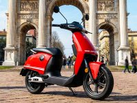 【Vmoto】原付一種の電動スクーター「CU／シーユー」先行予約開始！ 約4時間充電で最大55km走行