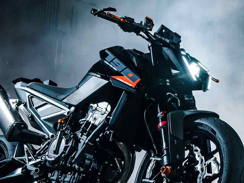790 DUKE メイン