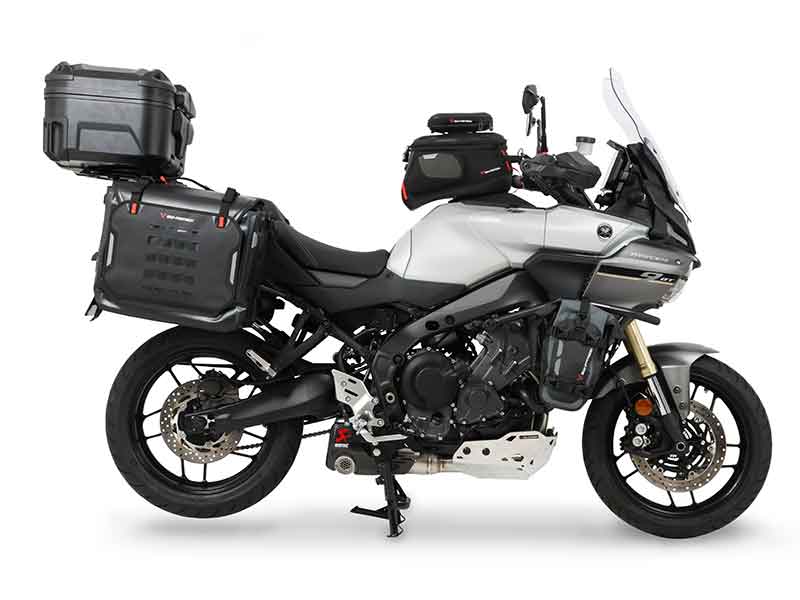 アクティブが「TRACER9 GT」ショーモデルのパーツ詳細を公開! SW-MOTECH 製品で170L超の積載性を実現 メイン