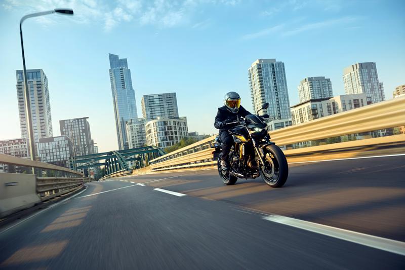 カワサキからワイドアグレッシブに進化したスーパーネイキッド「Z650