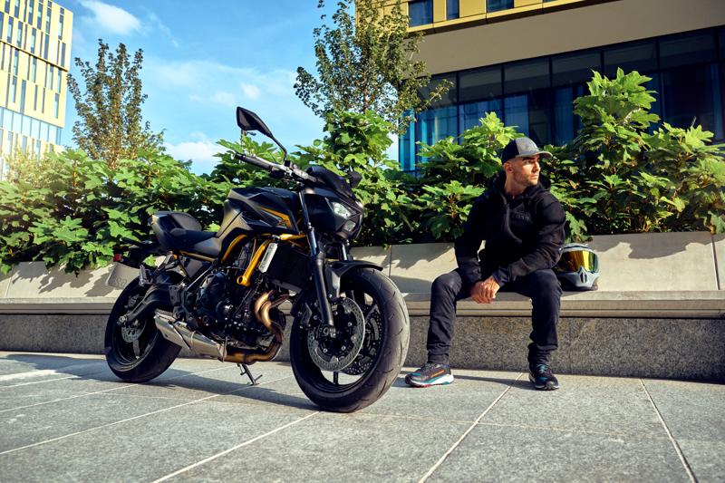 カワサキからワイドアグレッシブに進化したスーパーネイキッド「Z650