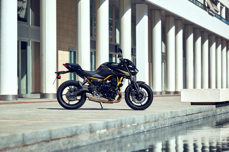 カワサキからワイドアグレッシブに進化したスーパーネイキッド「Z650