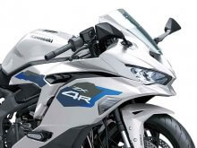【カワサキ】「Ninja ZX-4R SE」に新色シルバーを採用し「Ninja ZX-4RR」とともに8/1発売