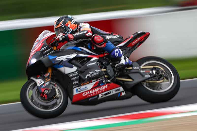 【BMW】2026鈴鹿8耐で公式チーム「BMW MOTORRAD WORLD ENDURANCE TEAM」が3位入賞! 記事2