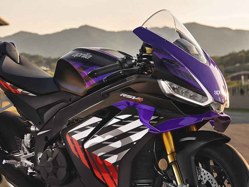 アプリリア】最高出力220HP のフラッグシップスーパースポーツ「RSV4