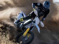 【ハスクバーナ・モーターサイクルズ】2027年クロスカントリー3モデル発表！「FX 450」がラインアップに復帰