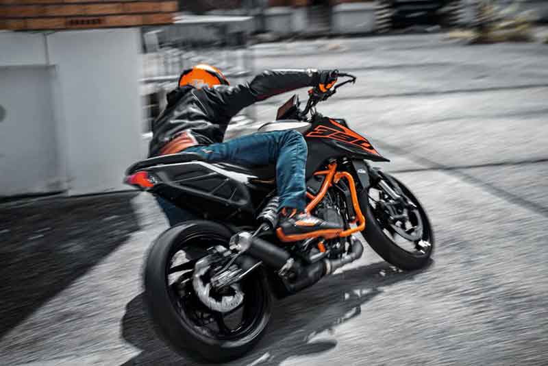 390 DUKE 記事4
