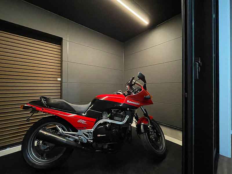 購入特典は GPZ900R! ナップスがバイク付きガレージハウス「NAPS HOME 上大岡II B号棟」の販売を開始 メイン