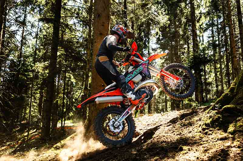 2027 KTM EXC 6DAYS 記事4