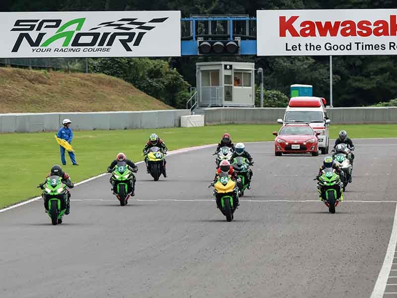 カワサキ】Ninja ZX-25R のワンメイクレース「2026 Ninja Team Green