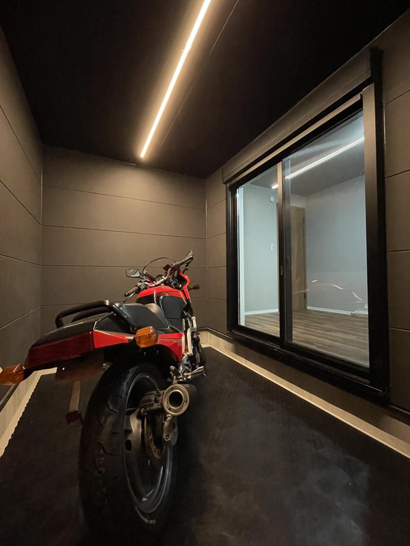 「住宅を持つ=趣味をあきらめる」を終わらせたい。バイクとの暮らしを、もっと身近な選択へ。ナップス×横浜スタイル、バイク付きガレージハウス販売開始