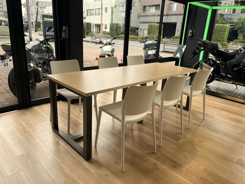 南国情緒あふれる宮崎市に位置する「カワサキ