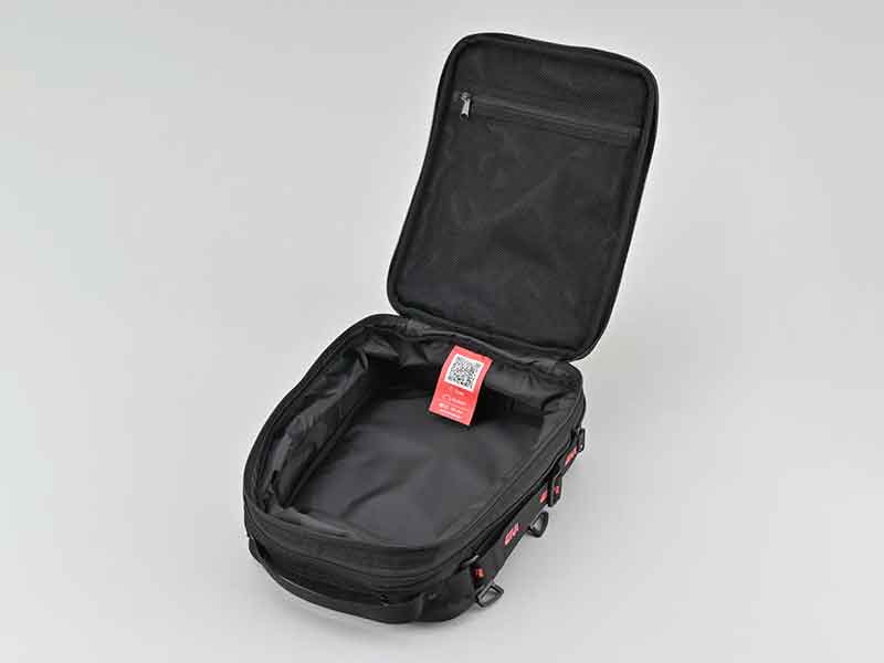 26Lまで拡張可能! 多機能タンクバッグ「GIVI CLA01」がデイトナから発売 記事6