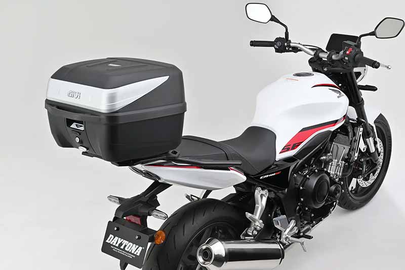 デイトナから CB400 SUPER FOUR E-Clutch(’26)用のカスタマイズパーツが続々登場! 記事6