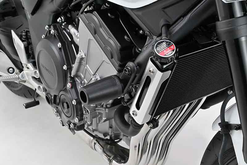 デイトナから CB400 SUPER FOUR E-Clutch(’26)用のカスタマイズパーツが続々登場! 記事19