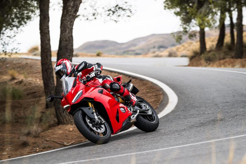 頂点を知る。そして憧れを、走りに変えろ。「Panigale