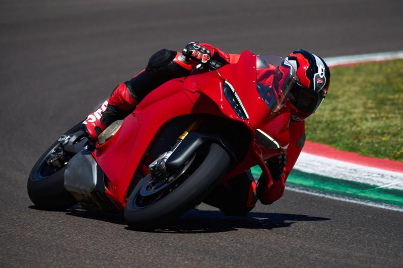 頂点を知る。そして憧れを、走りに変えろ。「Panigale