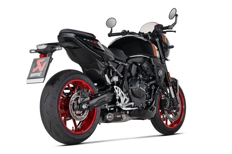 【AKRAPOVIC】