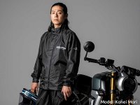 耐久性と防水性を追求！ ラフアンドロードのバイク専用「デュラブルレインスーツ」が発売 メイン